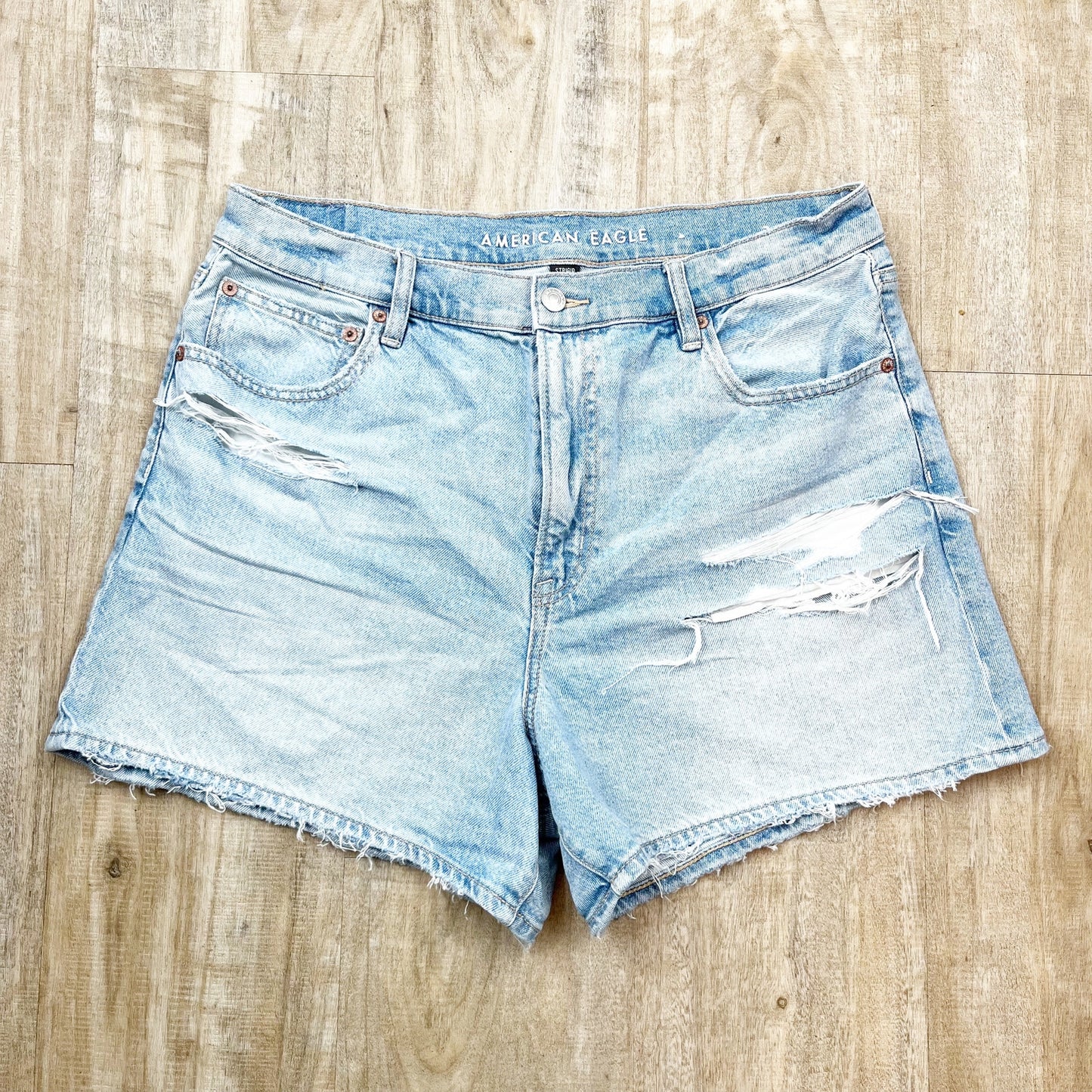 American Eagle The Highest Rise 90's Boyfriend Shorts Distressed Blue 14