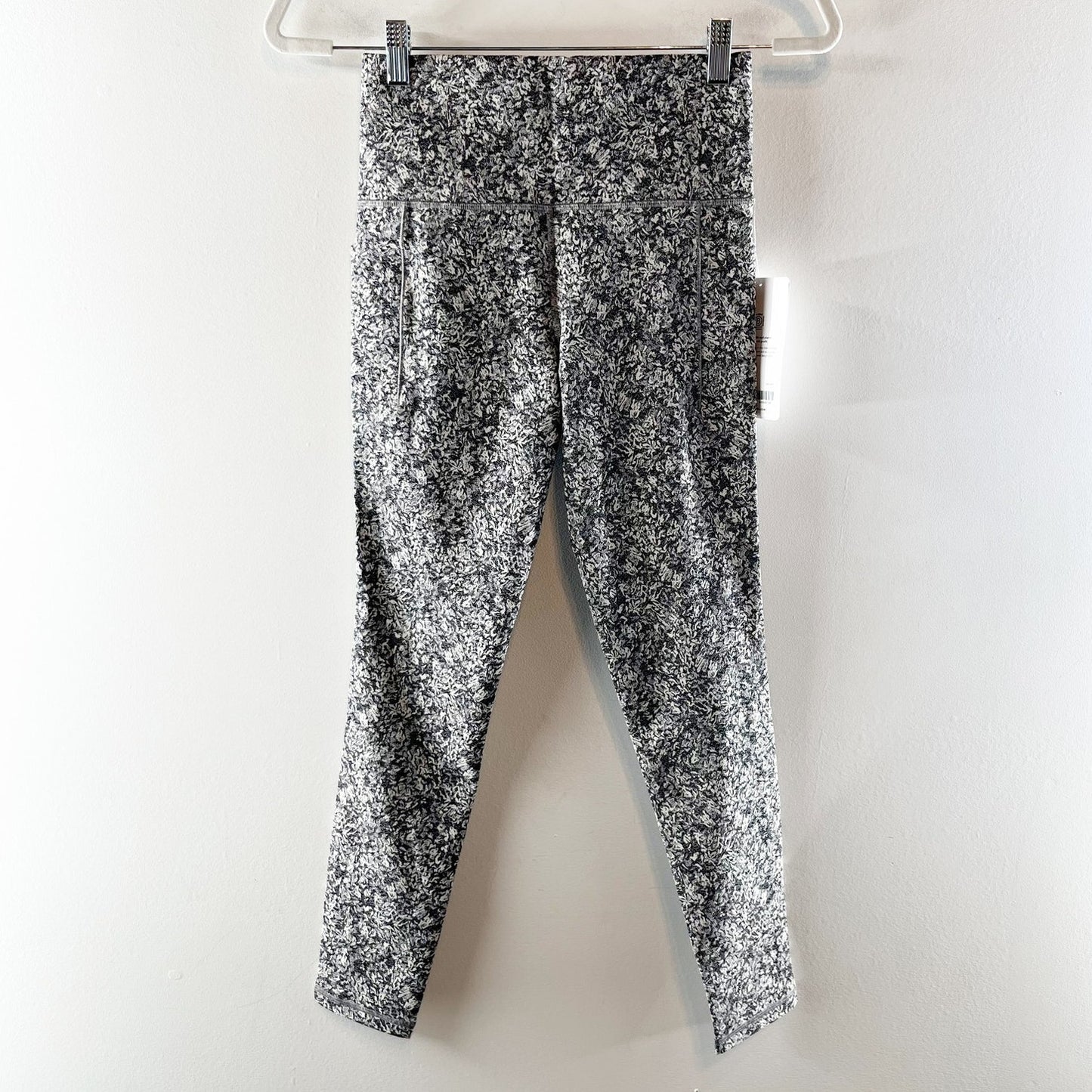 Athleta Salutation Stash Pocket Textured 7/8 Tight Leggings Black Gray Small