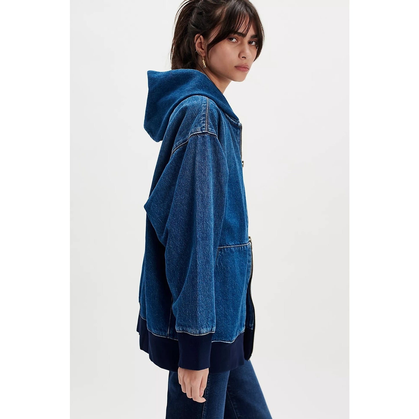 MOTHER The Big Tipper Denim Jacket in Yes Chef Wash Blue Medium