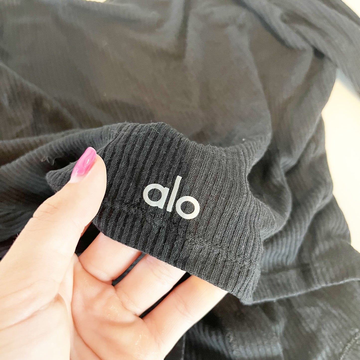 ALO Cropped Whisper Ribbed Cardigan Sweater Long Sleeve Black Small