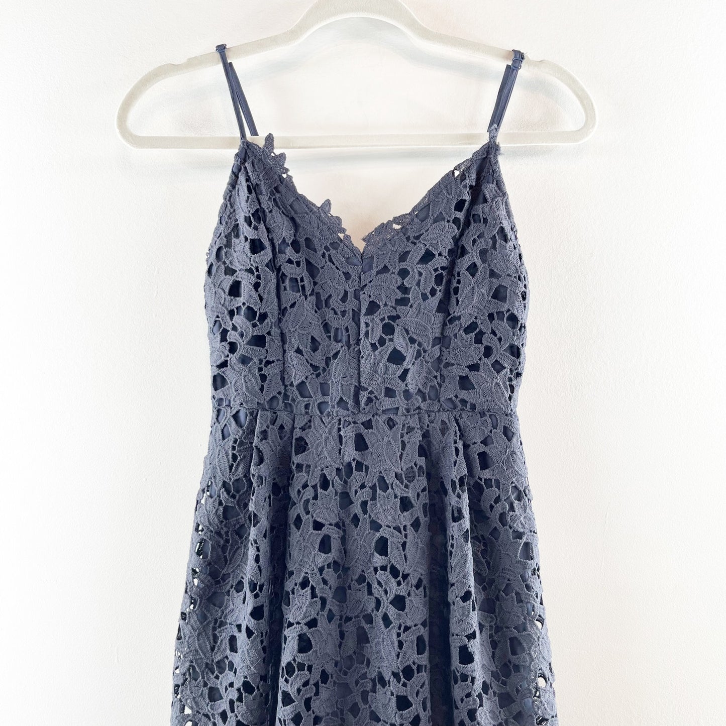 ASTR the Label Sleeveless V-Neck Lace A-Line Midi Cocktail Dress Black Small