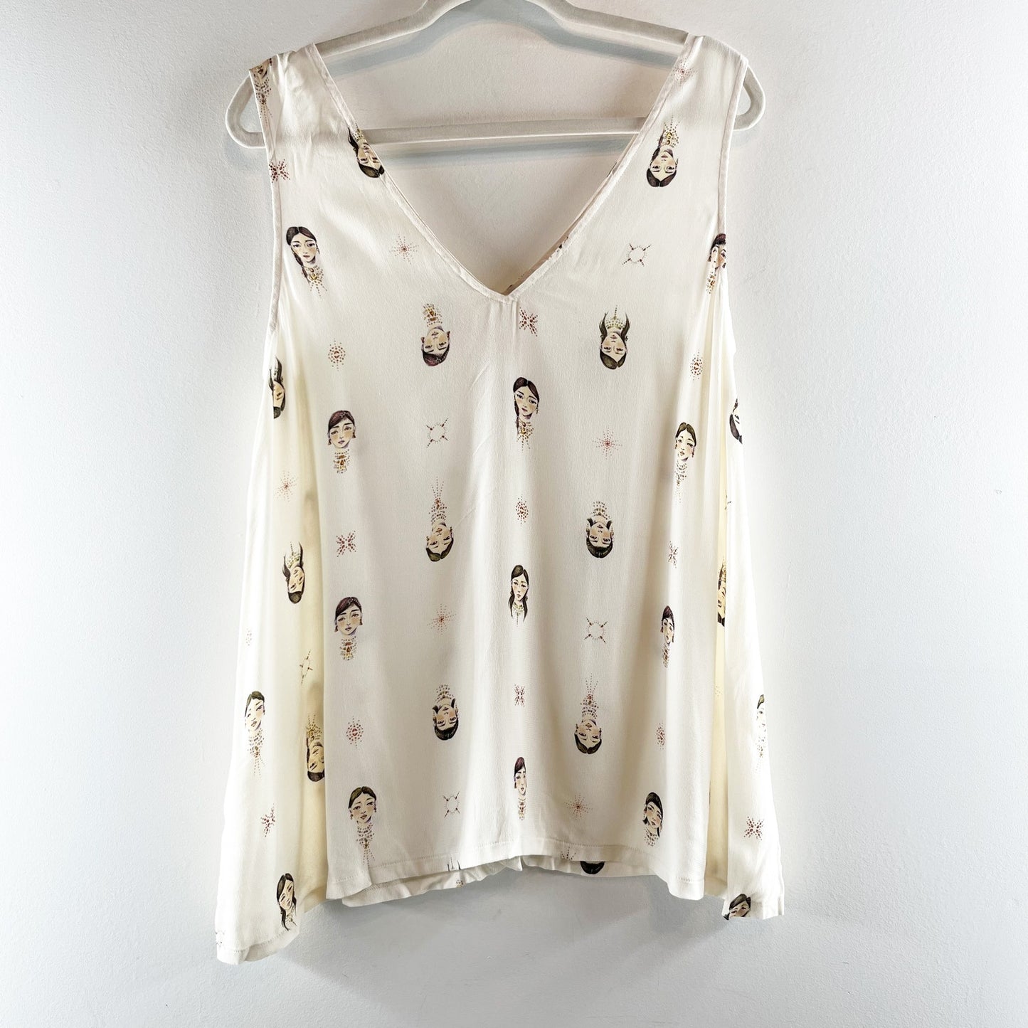 Johnny Was V Neck Sleeveless Faces Print Tank Top White Small
