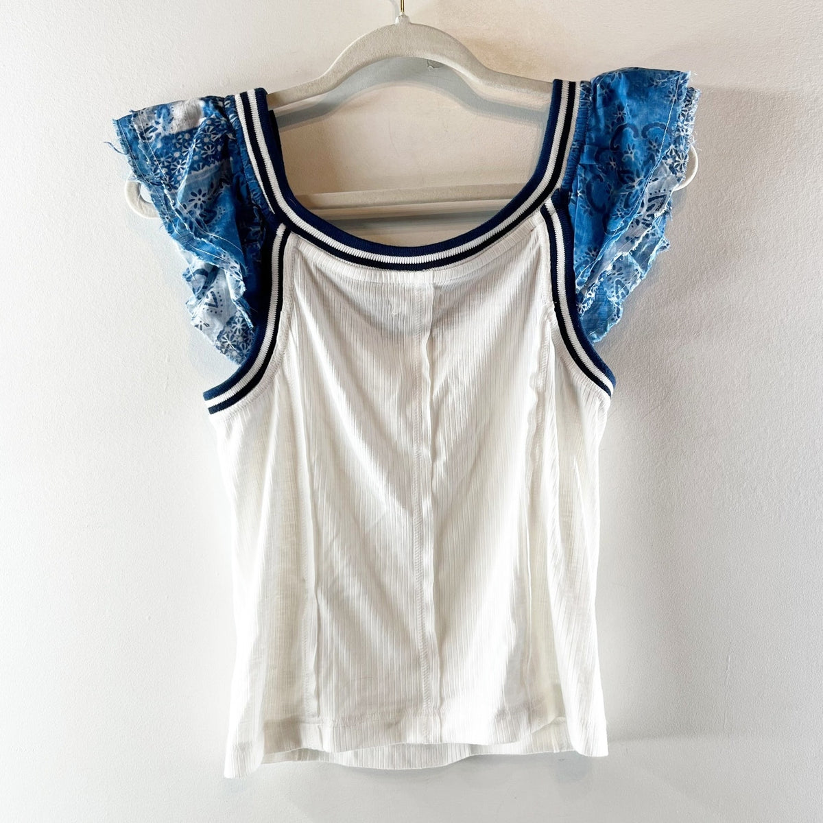 Pilcro Anthropologie Ruffle Cap Short Sleeve Scoopneck Tee Shirt White Blue M