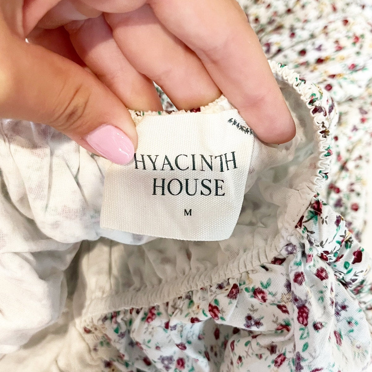 Hyacinth House Tuckernuck Floral Puff Sleeve Bow Payton Top Blouse White Medium