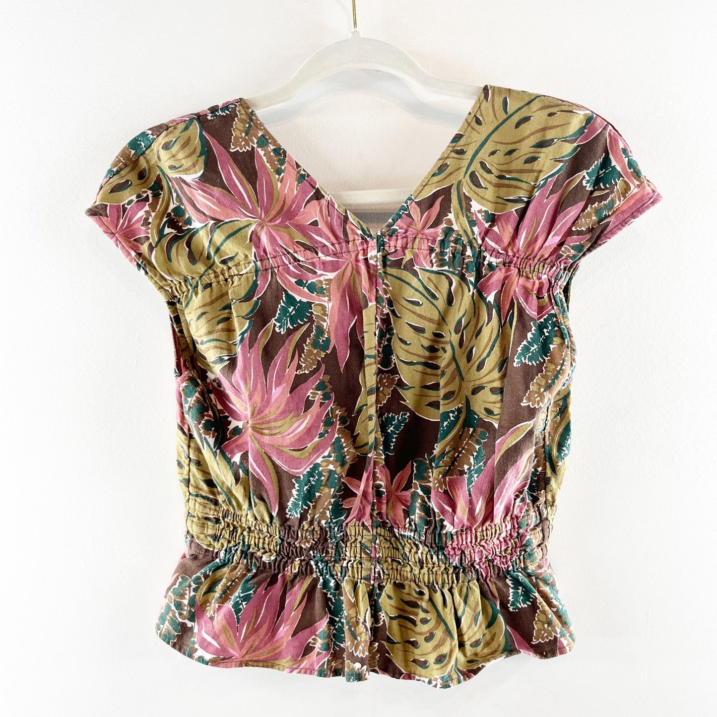 Madewell Shirred Cap-Sleeve Top in Brushstroke Monstera Dark Coffee Green Pink