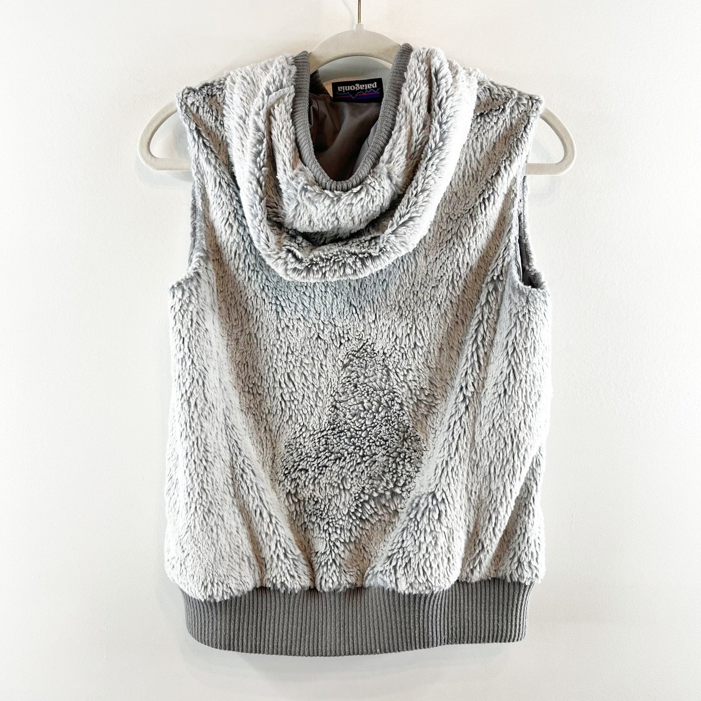 Patagonia Conejo Fuzzy Fleece Faux Fur Hooded Vest Gray Small