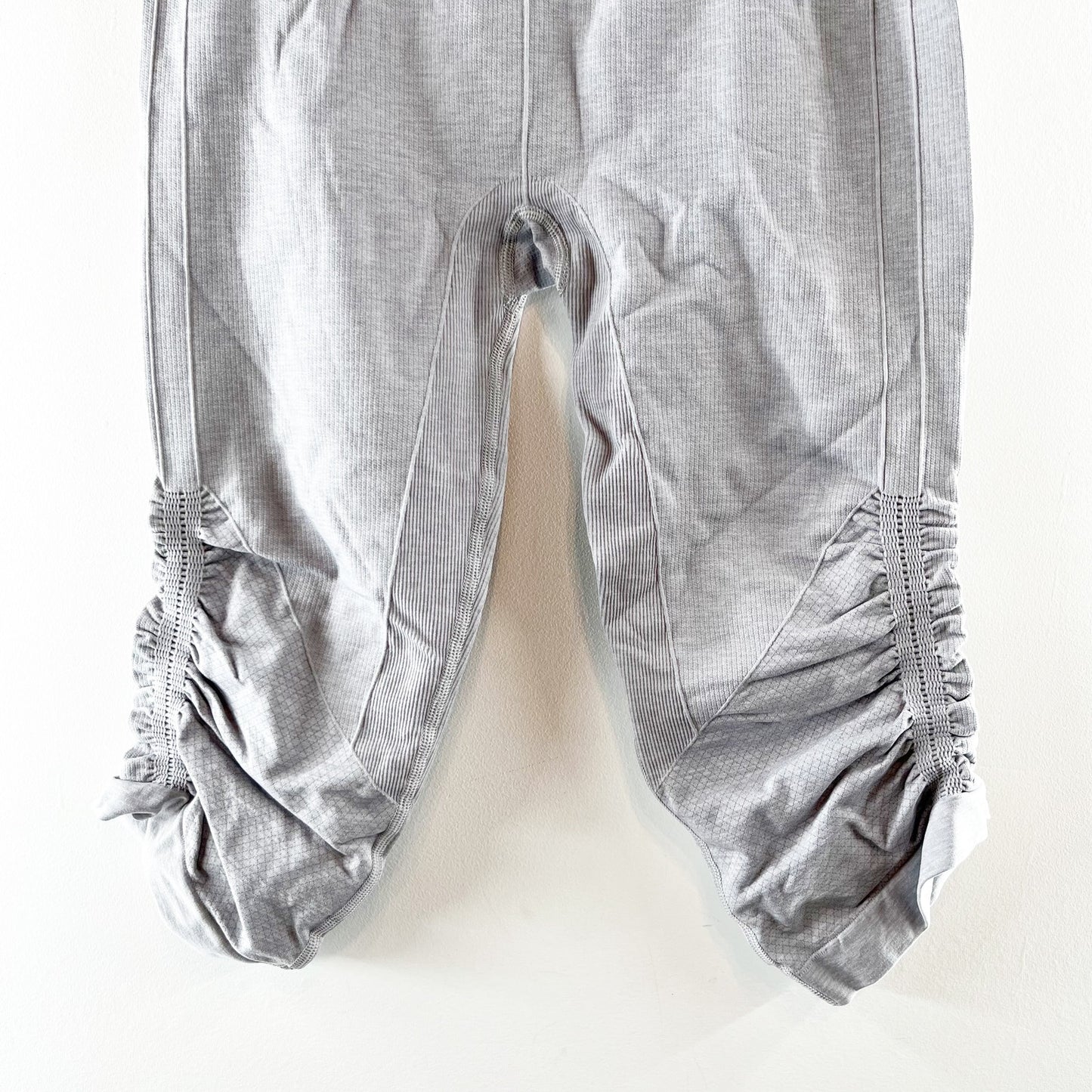 Lululemon In The Flow II Crop Running Leggings Light Gray 6