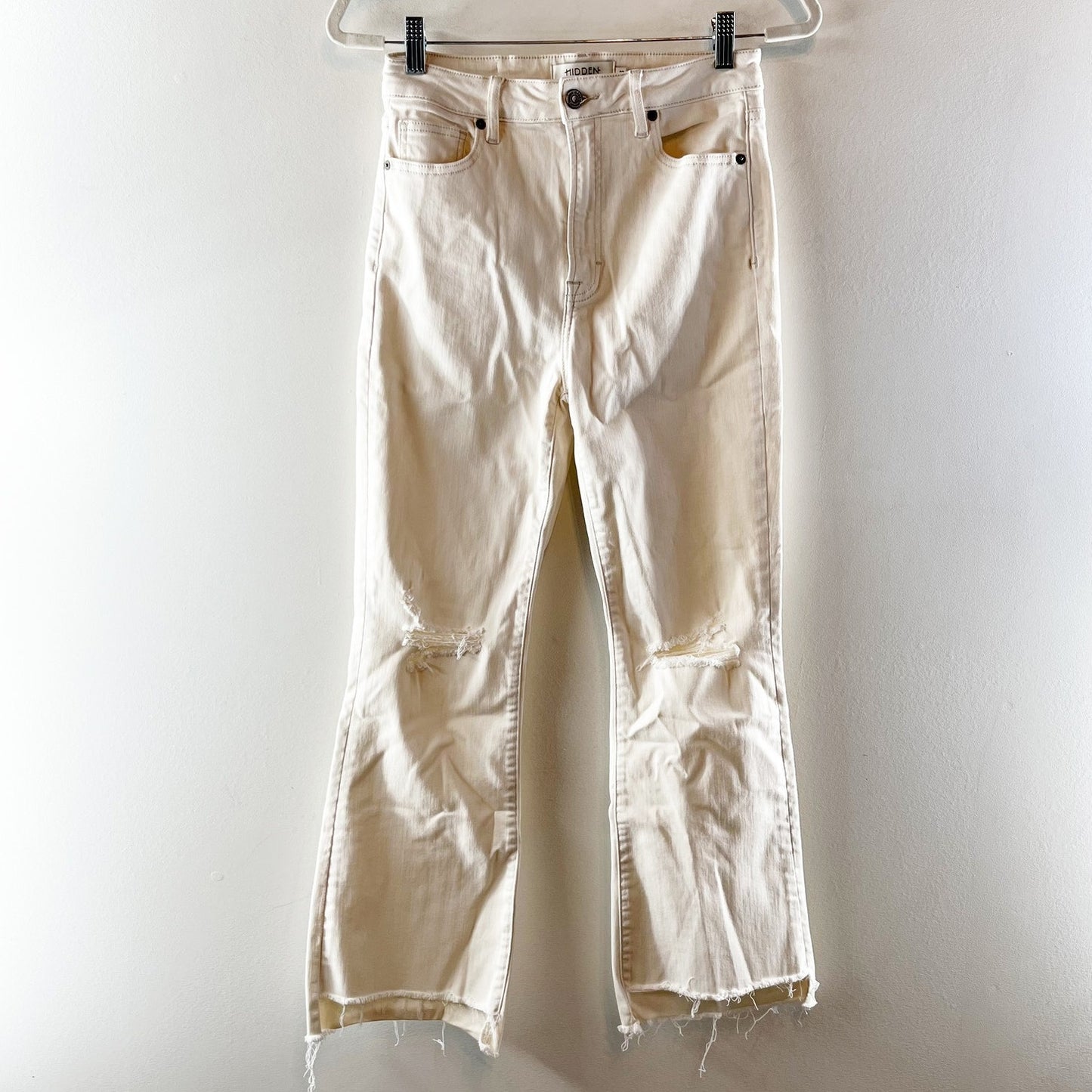 Hidden Happi High Waisted Frayed Step Hem Cropped Flare Jeans White 27