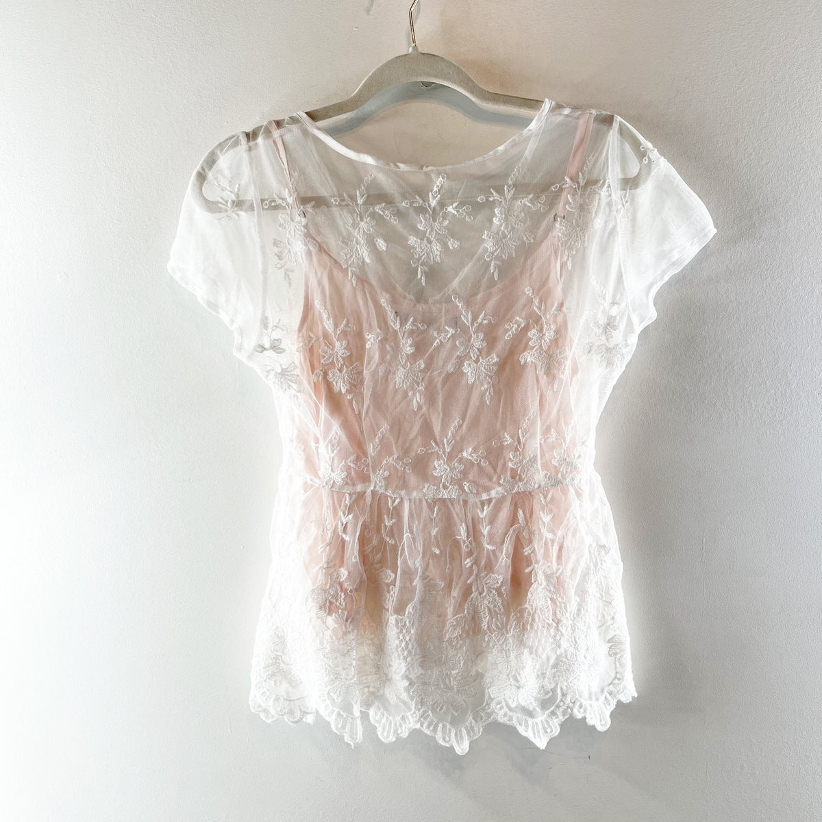 Abercrombie Short Sleeve Sheer Lace Top with Nude Cami Tank Top White Small