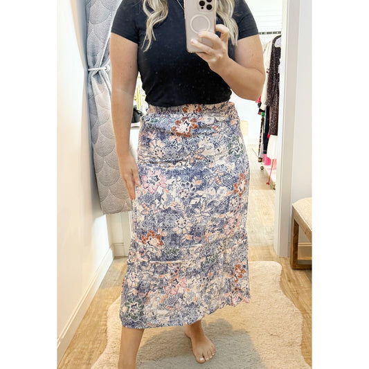 Moon River Floral Print Pull On High Waisted Tiered Midi Skirt Blue Multi Small