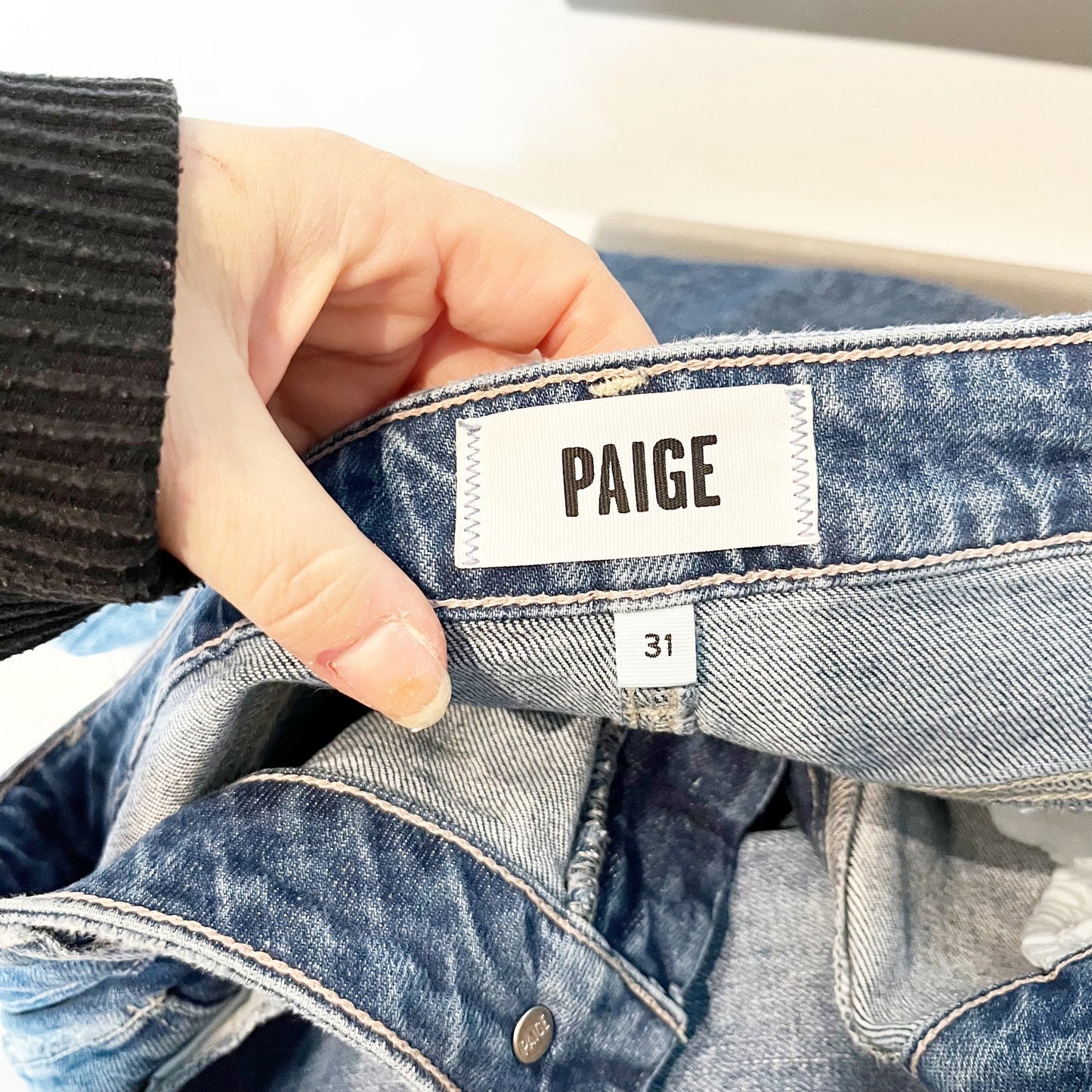 Paige Leenah Mid Rise Wide Leg Jeans in Wings Blue Wash 31 / 12