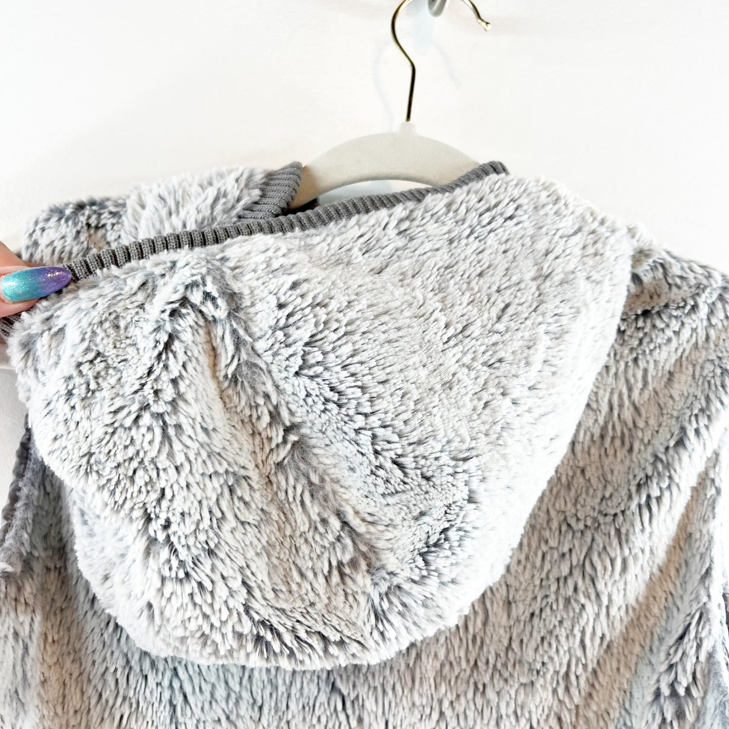 Patagonia Conejo Fuzzy Fleece Faux Fur Hooded Vest Gray Small