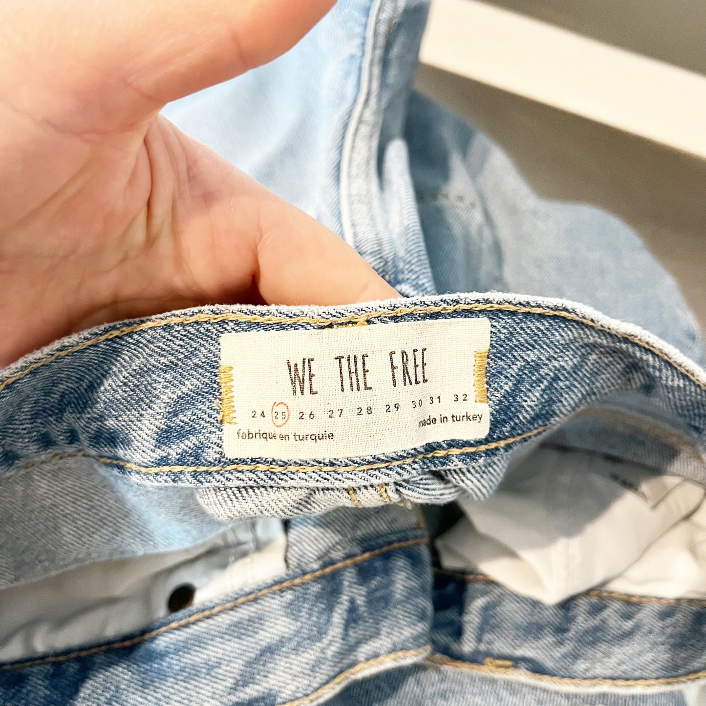 Free People Mid Rise Maggie Button Fly Busted Knees Raw Hem Jeans Blue 25