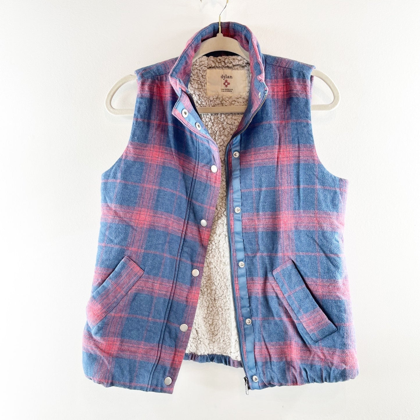 Dylan Sherpa Lined Snap Button Plaid Vest Blue Red Small
