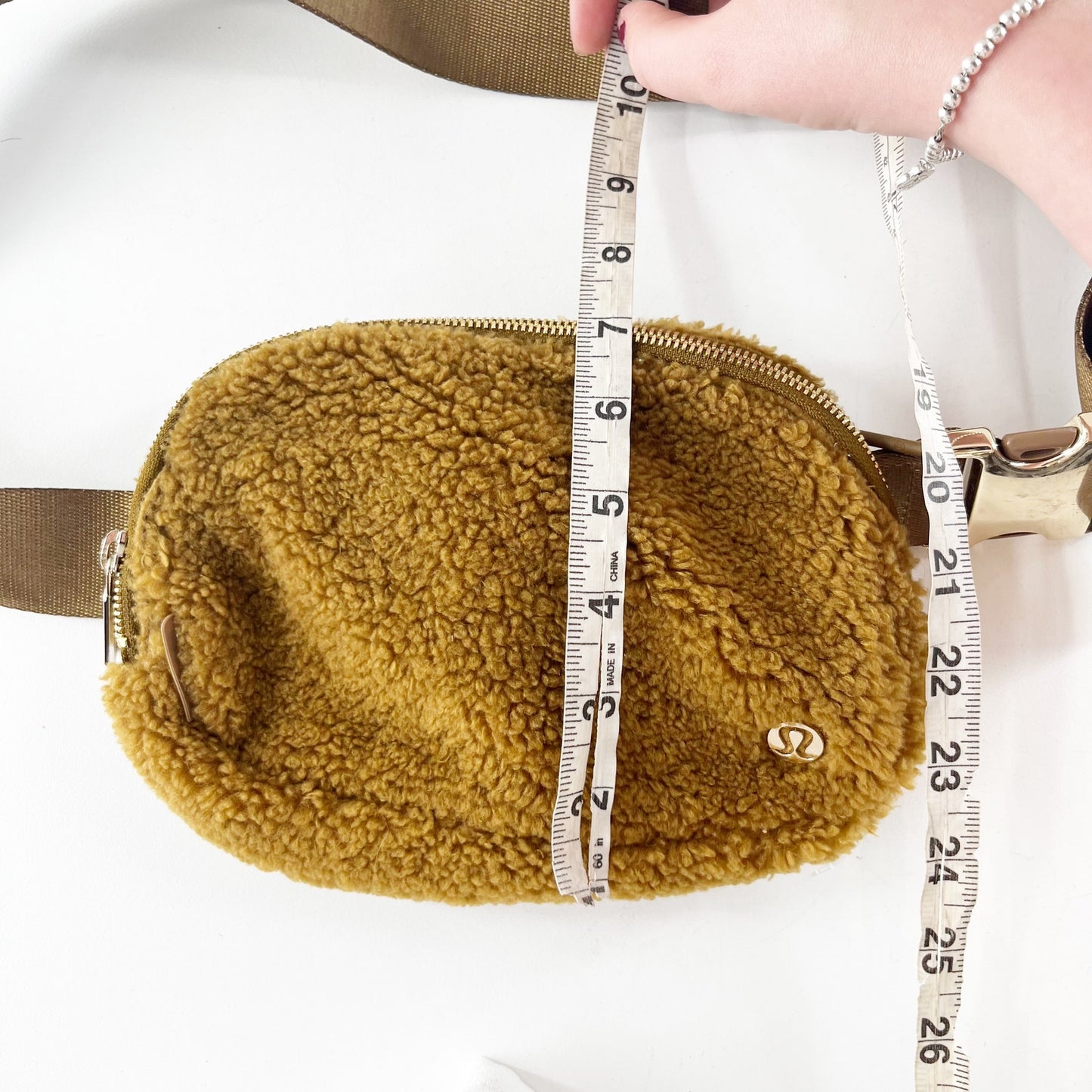 Lululemon Everywhere Belt Bag Fleece Sherpa Brown Caramel