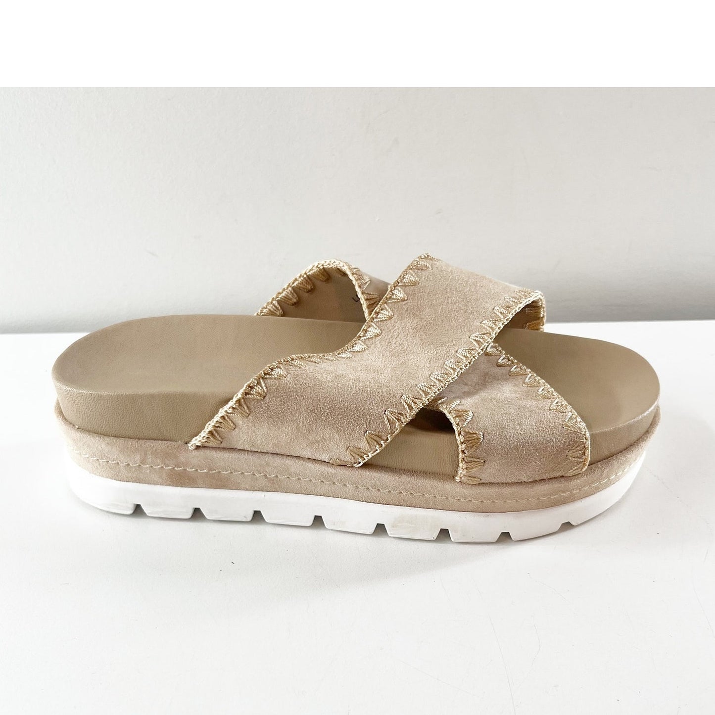 JSlides Boo Platform Whipstitch Crossover Platform Slide Sandals Shoes Sand Tan