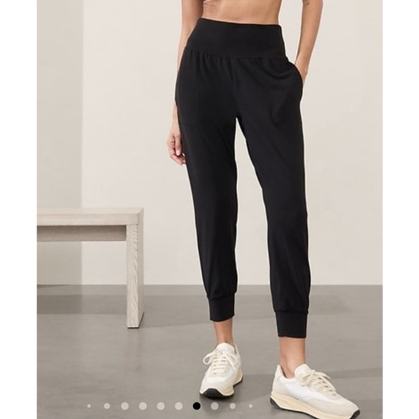 Athleta High Rise Salutation Jogger Pants Leggings Black Medium