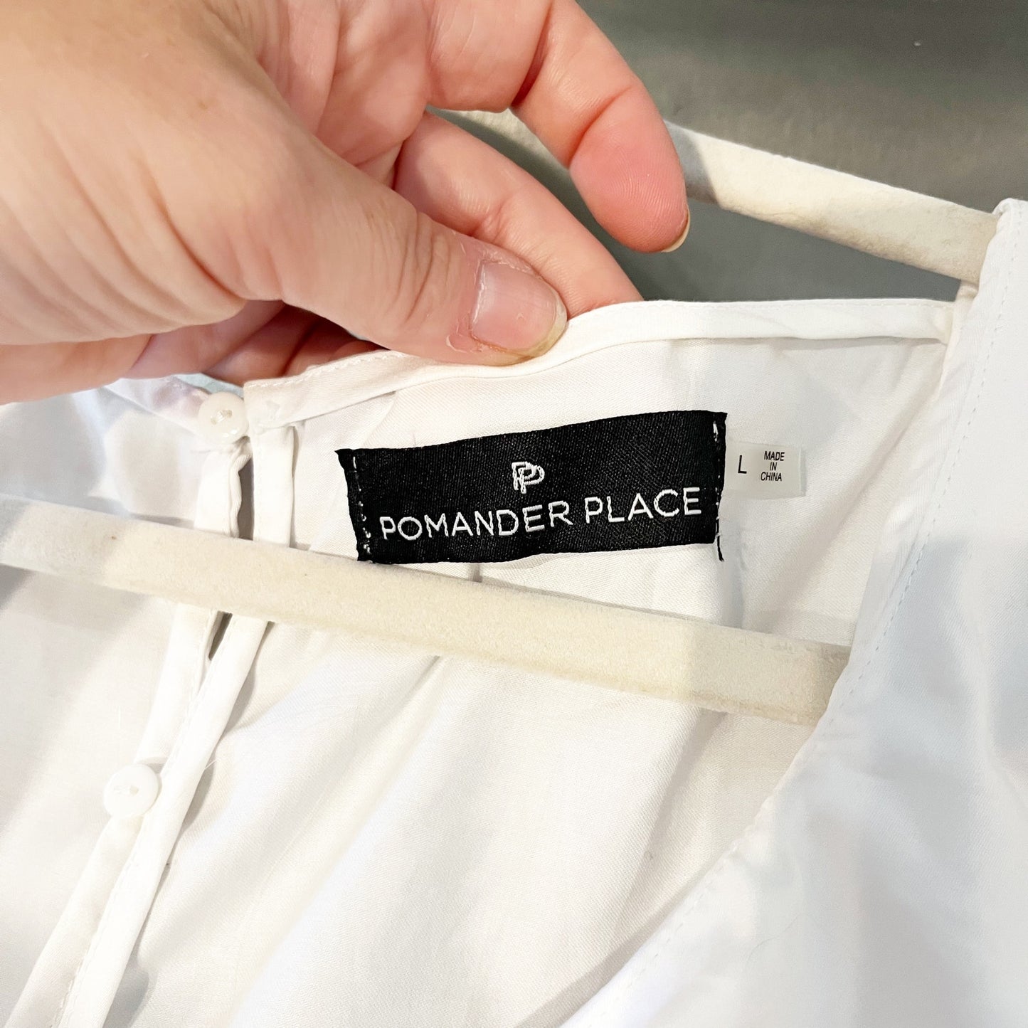 Pomander Place Sleeveless Ruffle Trim Scoop Neck Blouse Top White Large