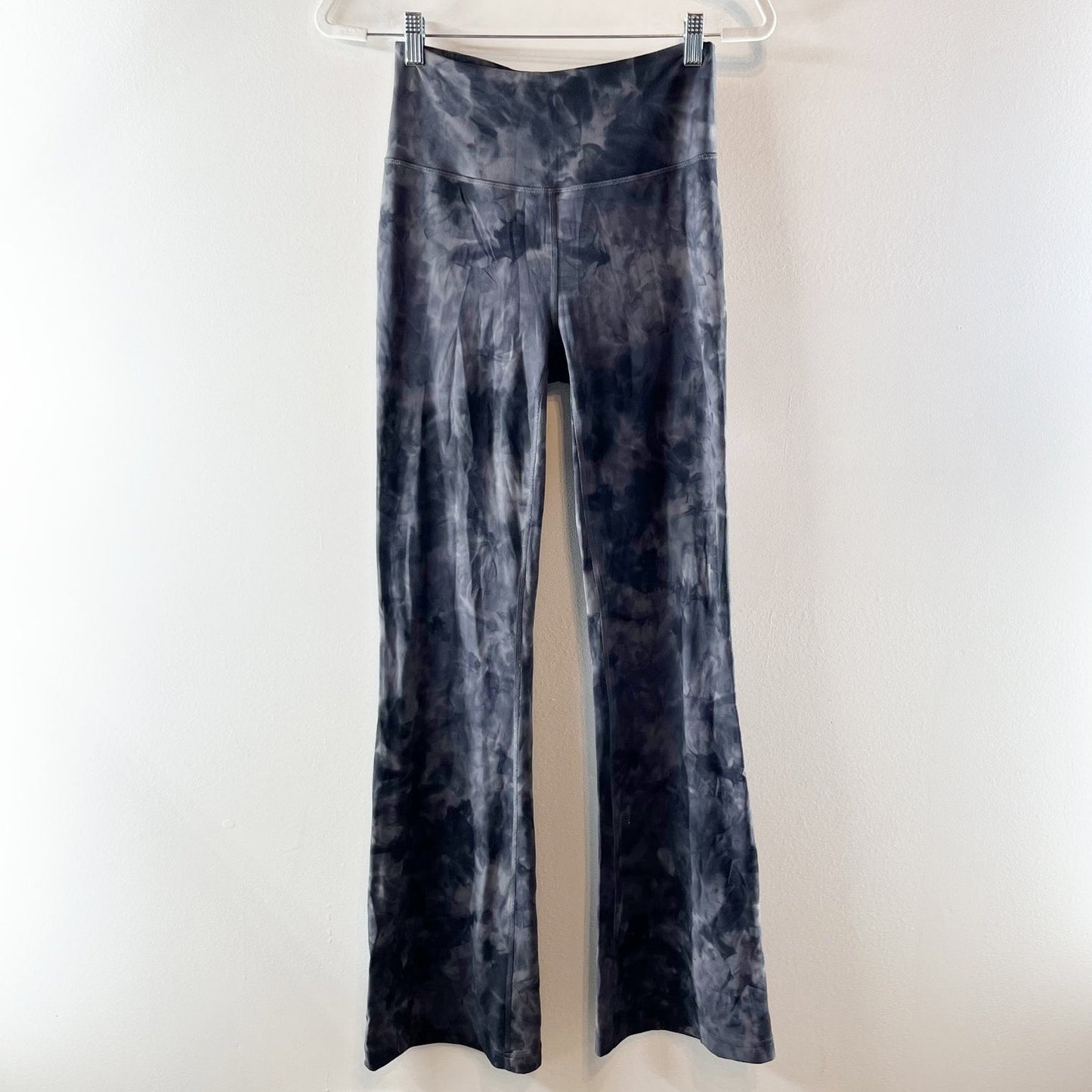 Lululemon Groove Super-High-Rise Flared Pant Nulu Diamond Dye Pitch Graphite 6