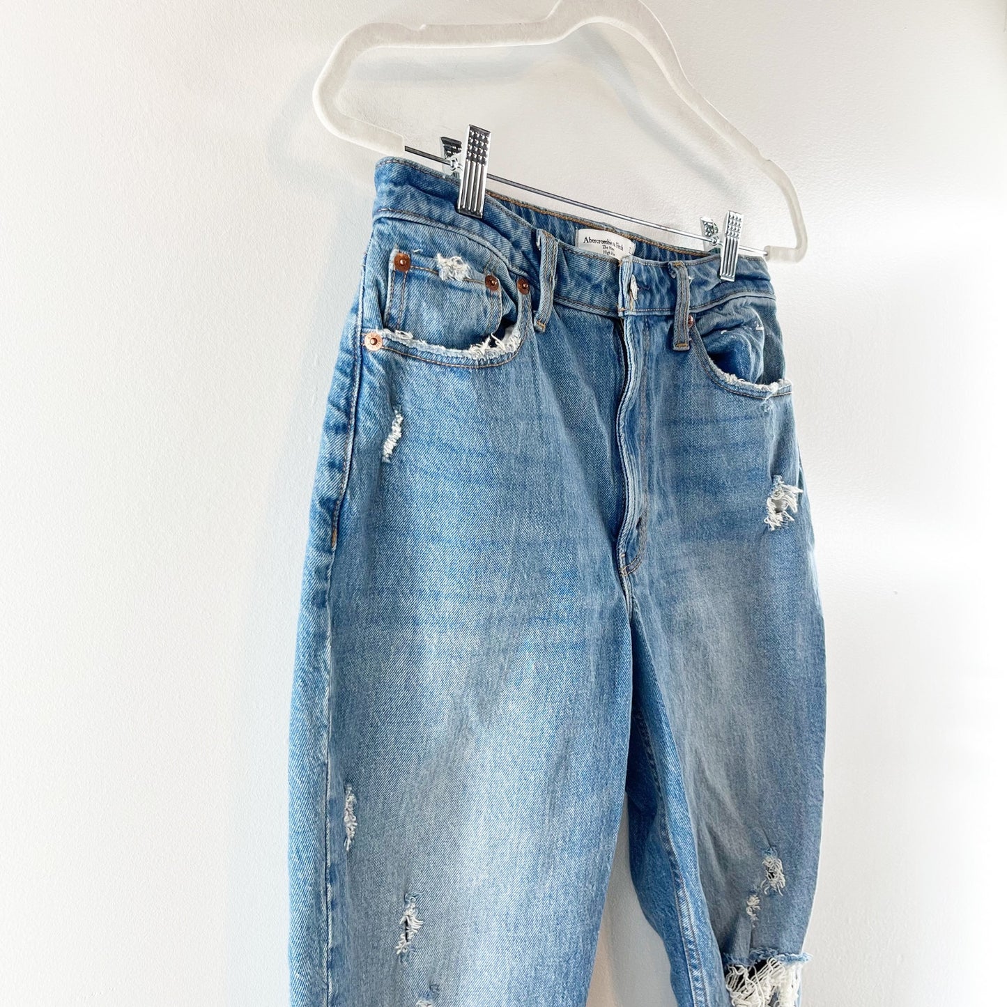 Abercrombie & Fitch High Rise Distressed Curve Love Mom Jeans Blue 4 / 27