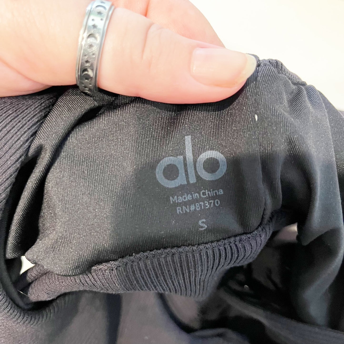 Alo Slit Ribbed Cutout Sports Bra Black Small