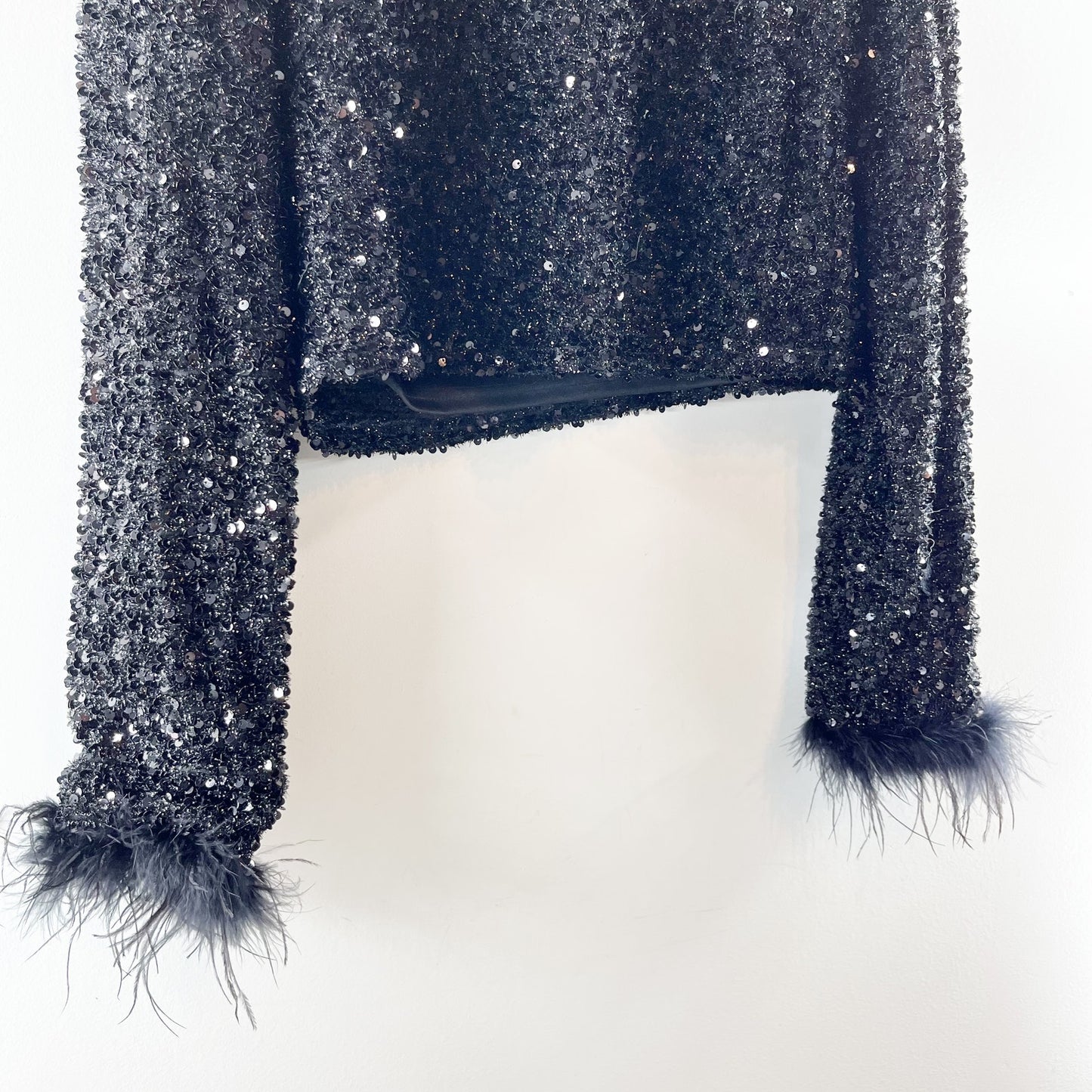 Lulus Sparklin Behavior Sequin Cropped Feather Long Sleeve Top Black XL