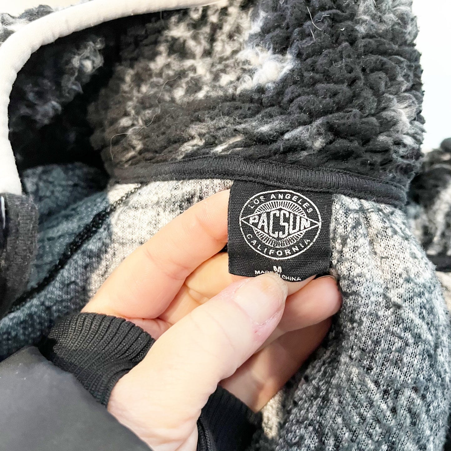 Pacsun Celestial Doodle Cropped Full Zip Sherpa Fleece Jacket Black White Medium