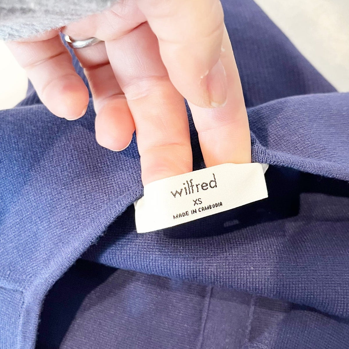 Wilfred Aritzia Golightly Sleeveless Cardigan Sweater Navy Blue XS