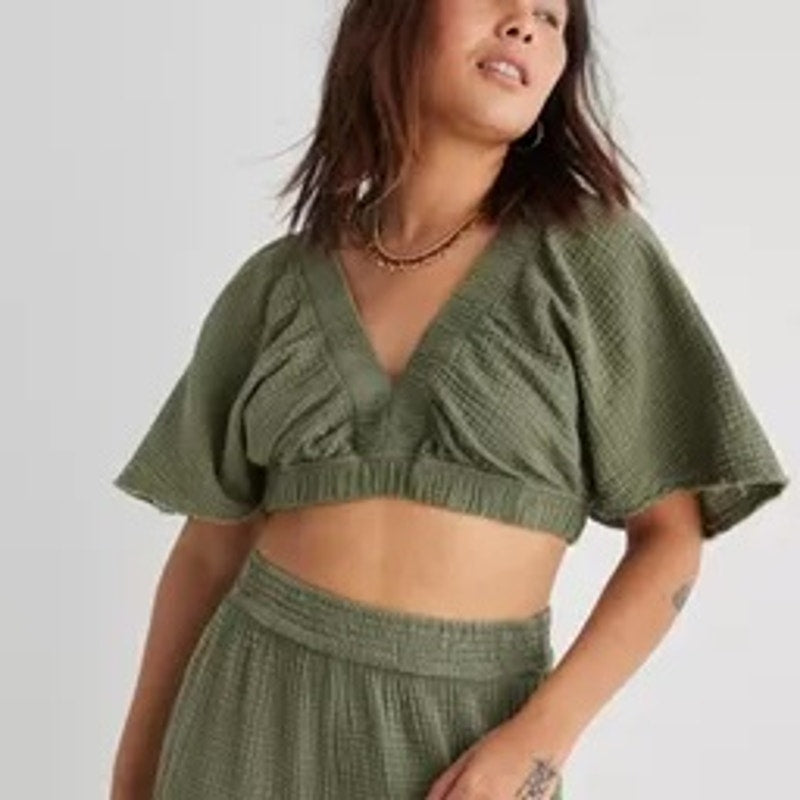 Aerie Pool to Party Gauzy V Neck Flutter Sleeve Crop Top Green Small