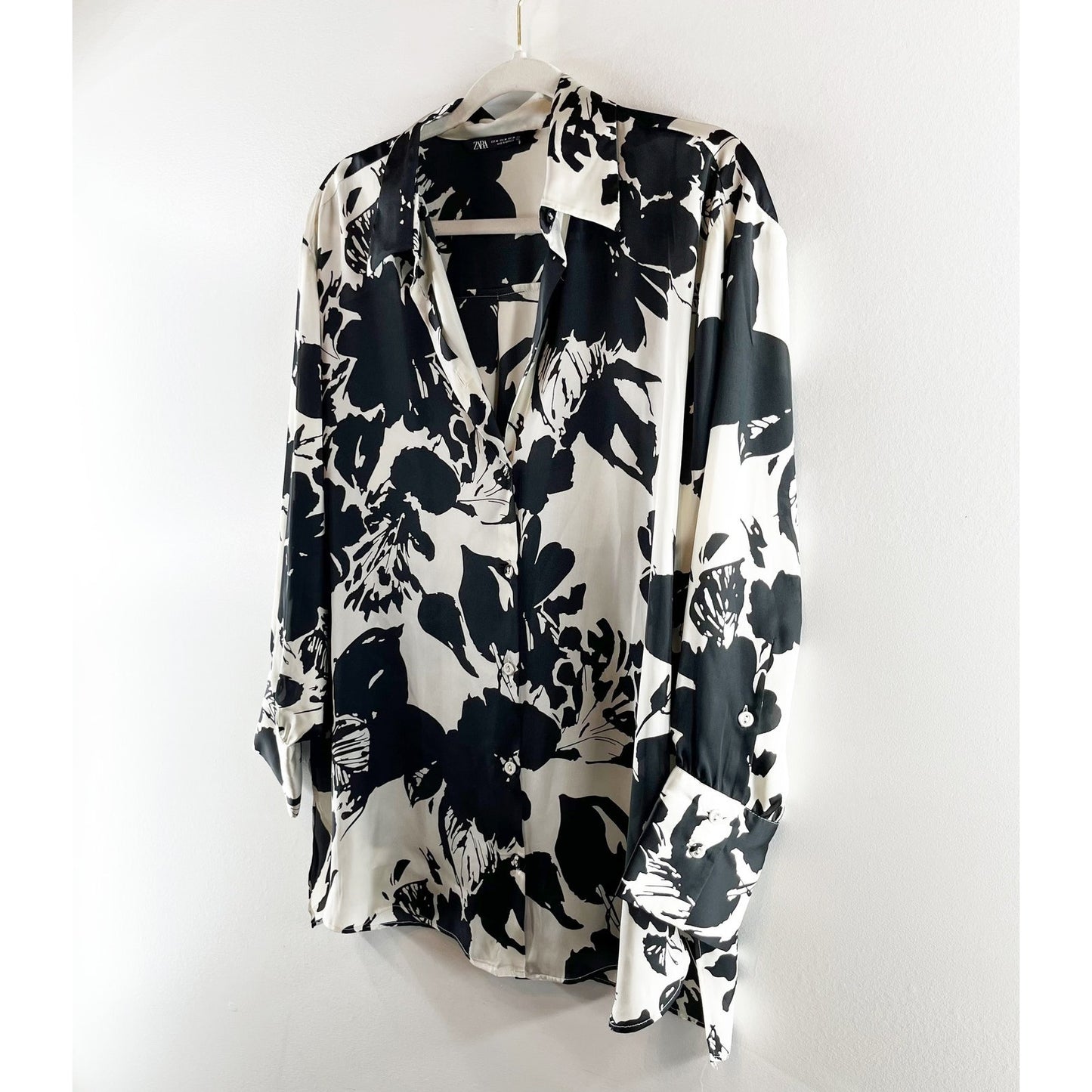 ZARA Long Sleeve Button Up Satin Floral Shirt Top Blouse Black White Medium