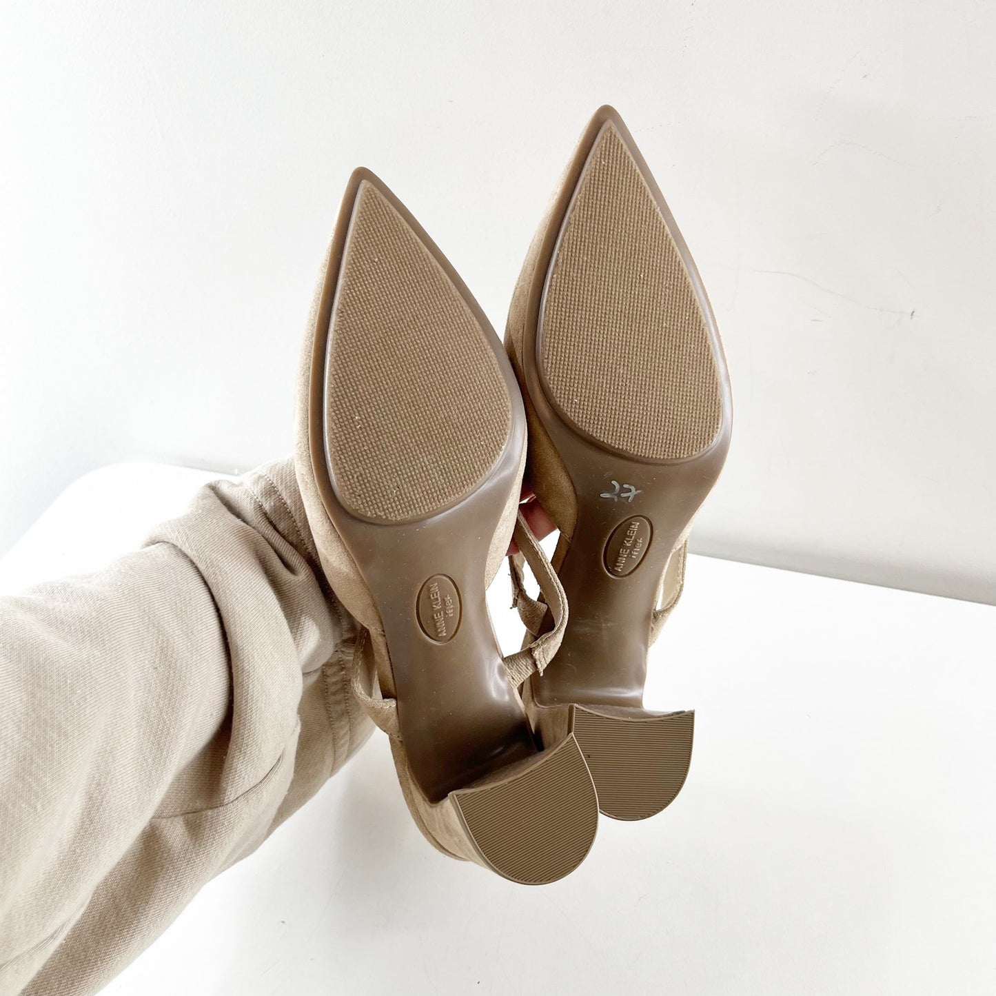 Anne Klein Bellatrix Pointed Toe Suede Block Heel Mule Heels Tan Beige 9