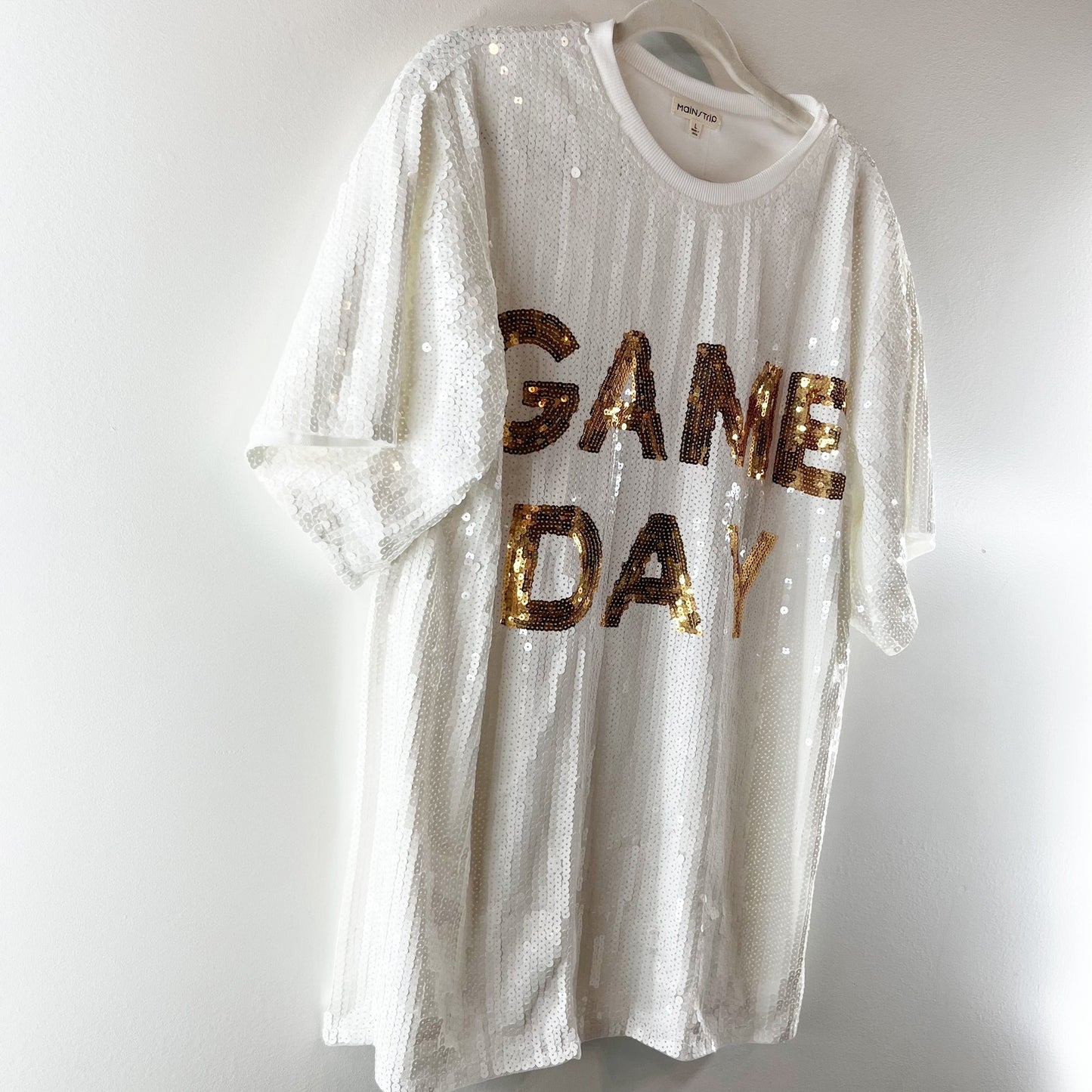 Main Strip Game Day Sequin Short Sleeve Crew Neck Tunic T-Shirt White Large