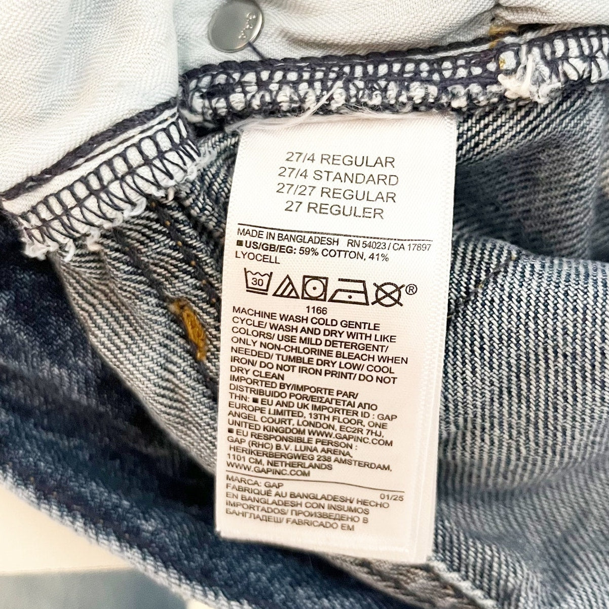 GAP 4" Mid Rise UltraSoft Relaxed Cutoff Jean Shorts Medium Indigo Blue 27 / 4