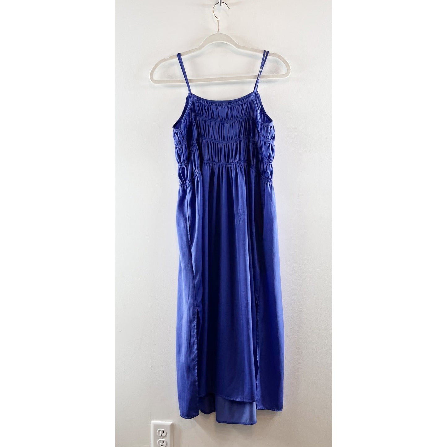Gap Sleeveless Smocked Slip Midi Dress with Pockets Alice Blue Medium
