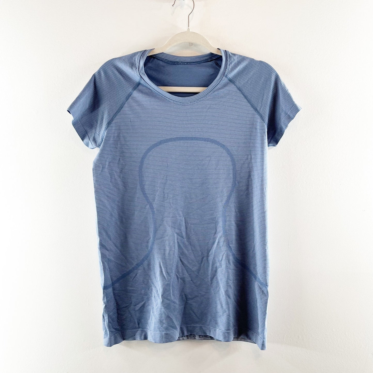Lululemon Swiftly Tech Short-Sleeve Shirt 2.0 Hip Length Washed Denim Blue 10