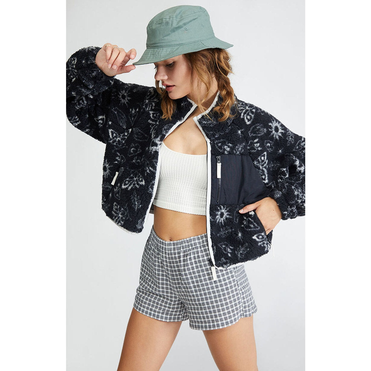 Pacsun Celestial Doodle Cropped Full Zip Sherpa Fleece Jacket Black White Medium