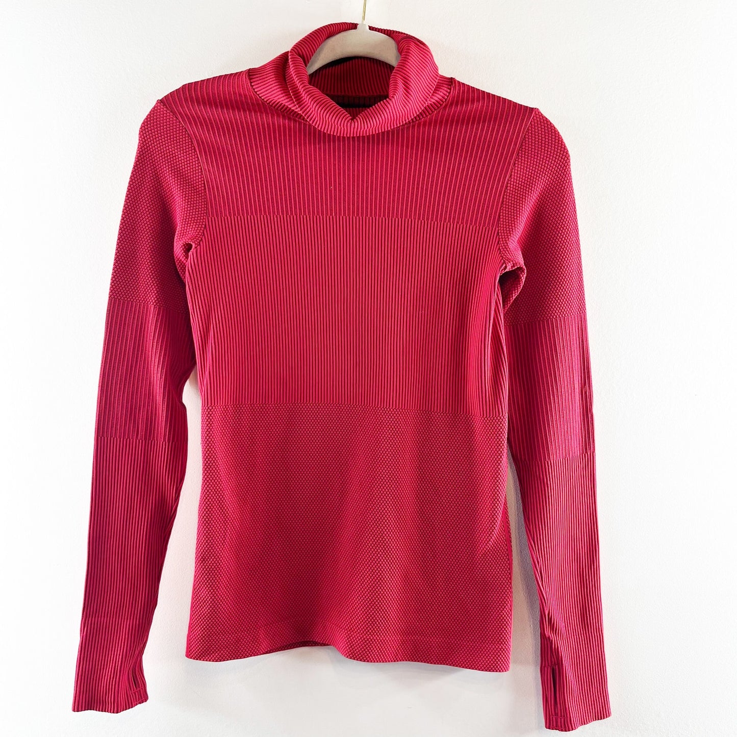 Athleta Flurry Striped Long Sleeve Thumbhole Turtleneck Base Layer Top Red XS