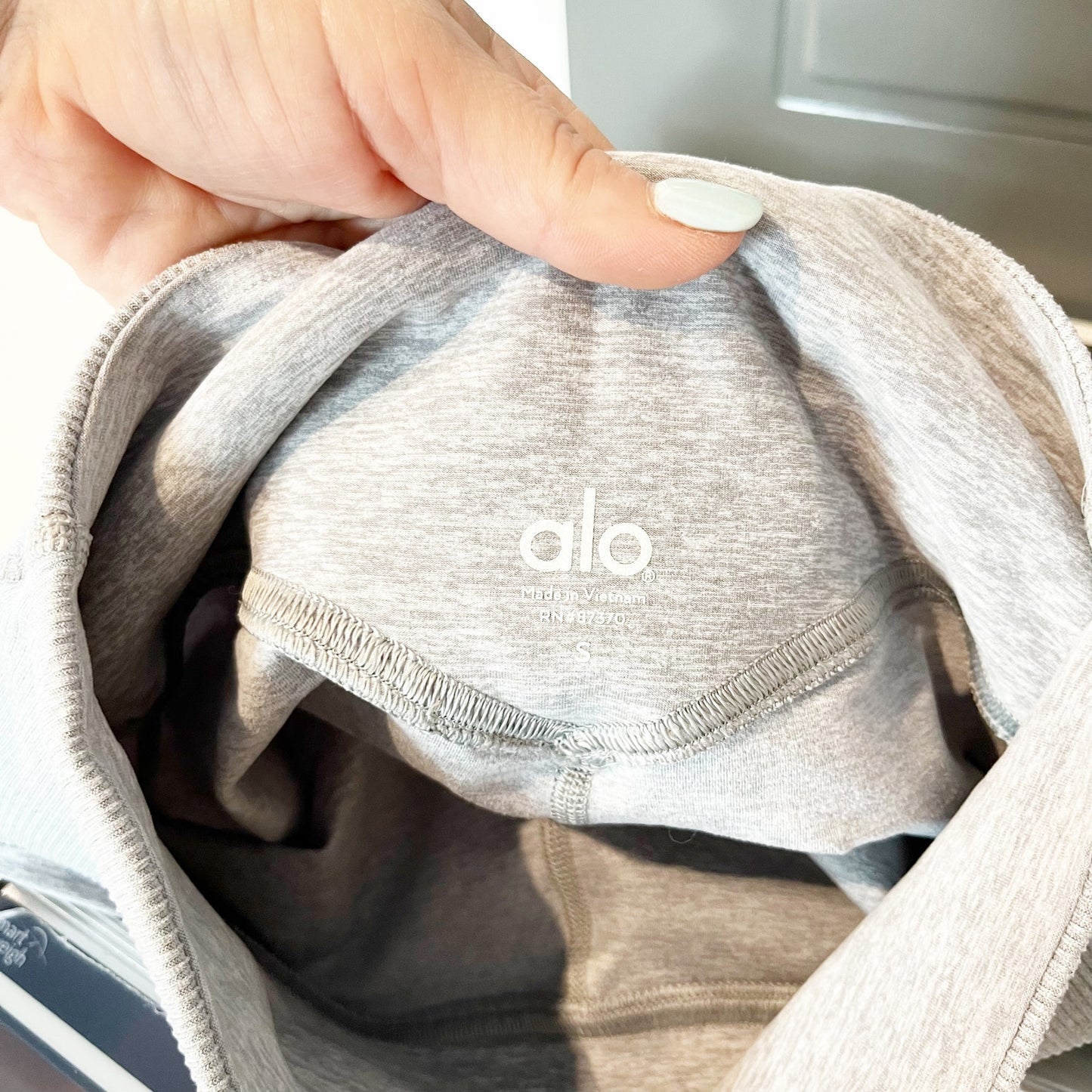 Alo Yoga High-Waisted Alosoft Lounge Leggings Athletic Heather Grey Small