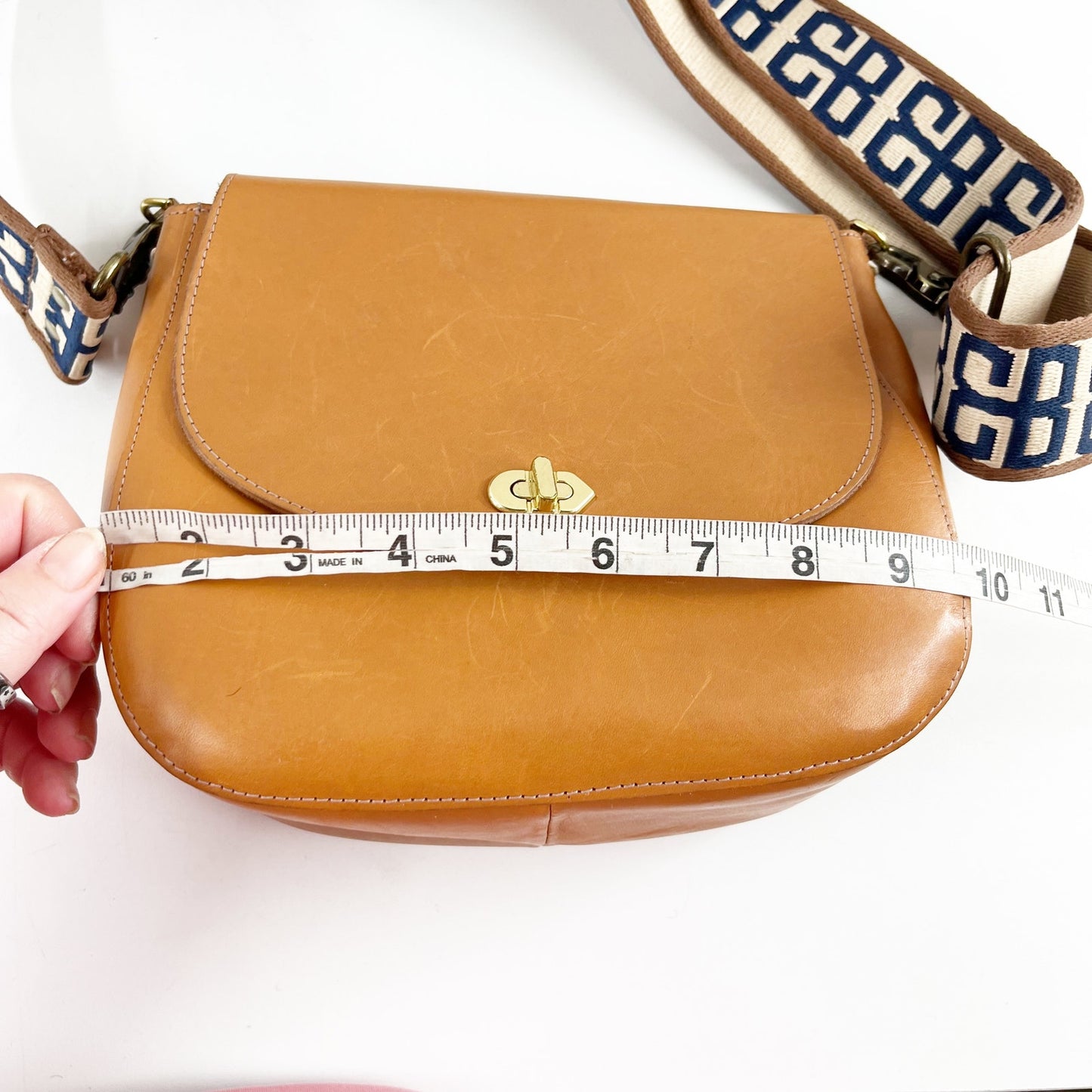 Clare V. Louis Turnlock Leather Crossbody Guitar Strap Purse Camel Brown Tan