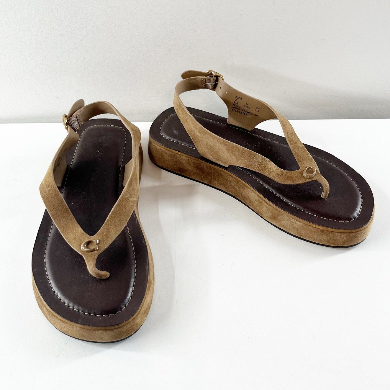 Coach Sculpted C Platform Suede Thong Sandals Coconut Tan Brown 6.5