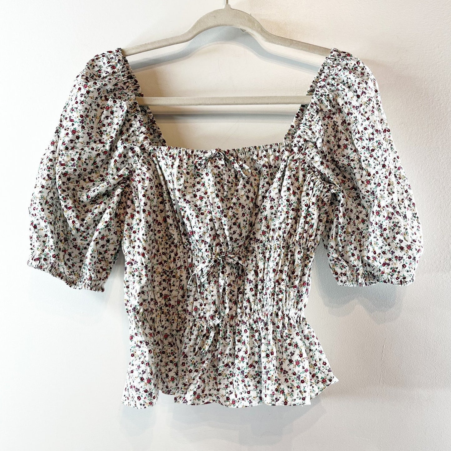 Hyacinth House Tuckernuck Floral Puff Sleeve Bow Payton Top Blouse White Medium