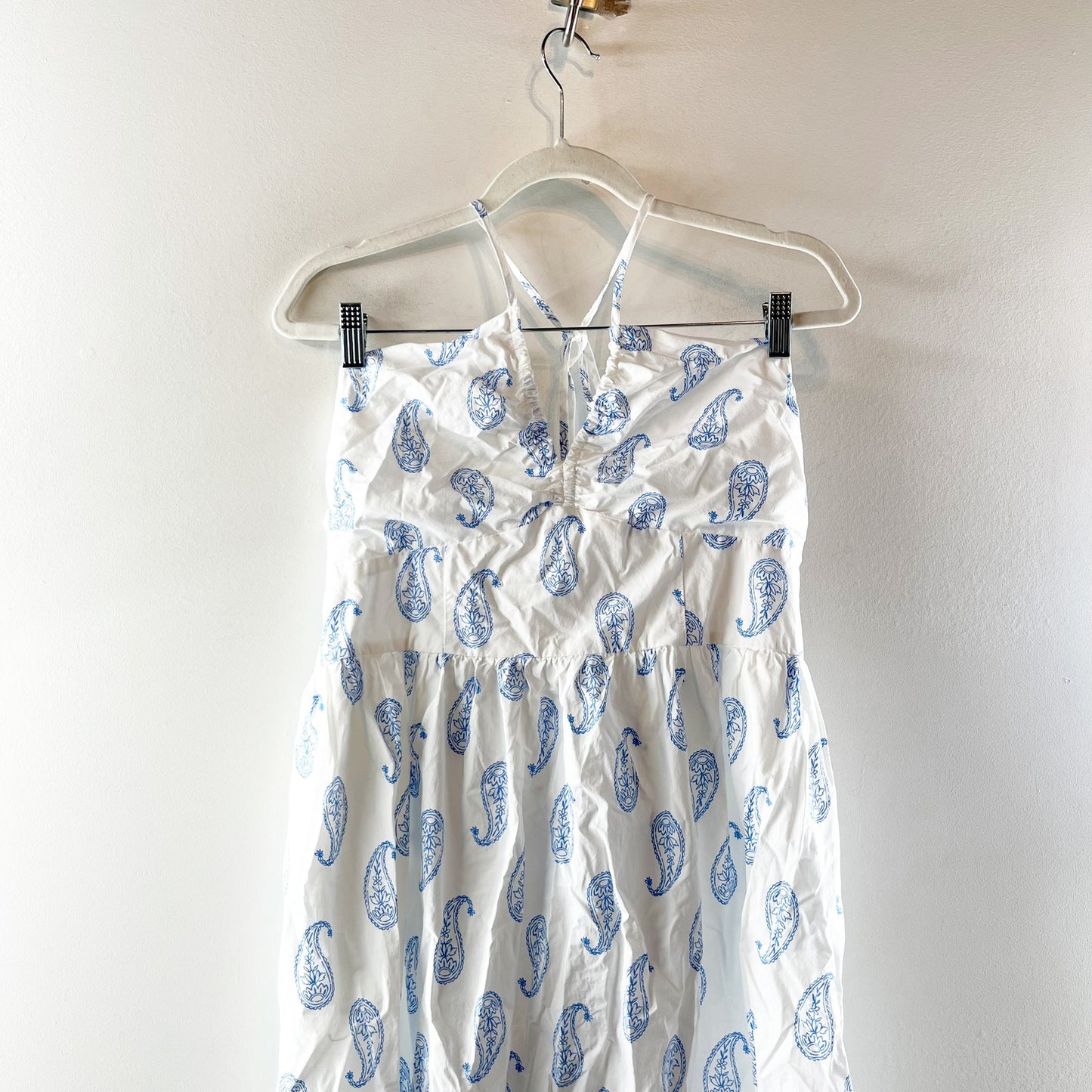 Universal Thread Halter Neck Maxi Dress White Light Blue Paisley Large