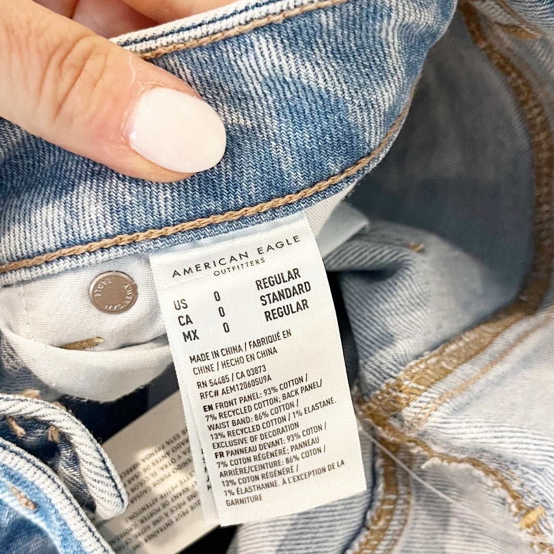 American Eagle Outfitters Strigid High Rise Mom Jeans Blue Breeze US 0 / 25