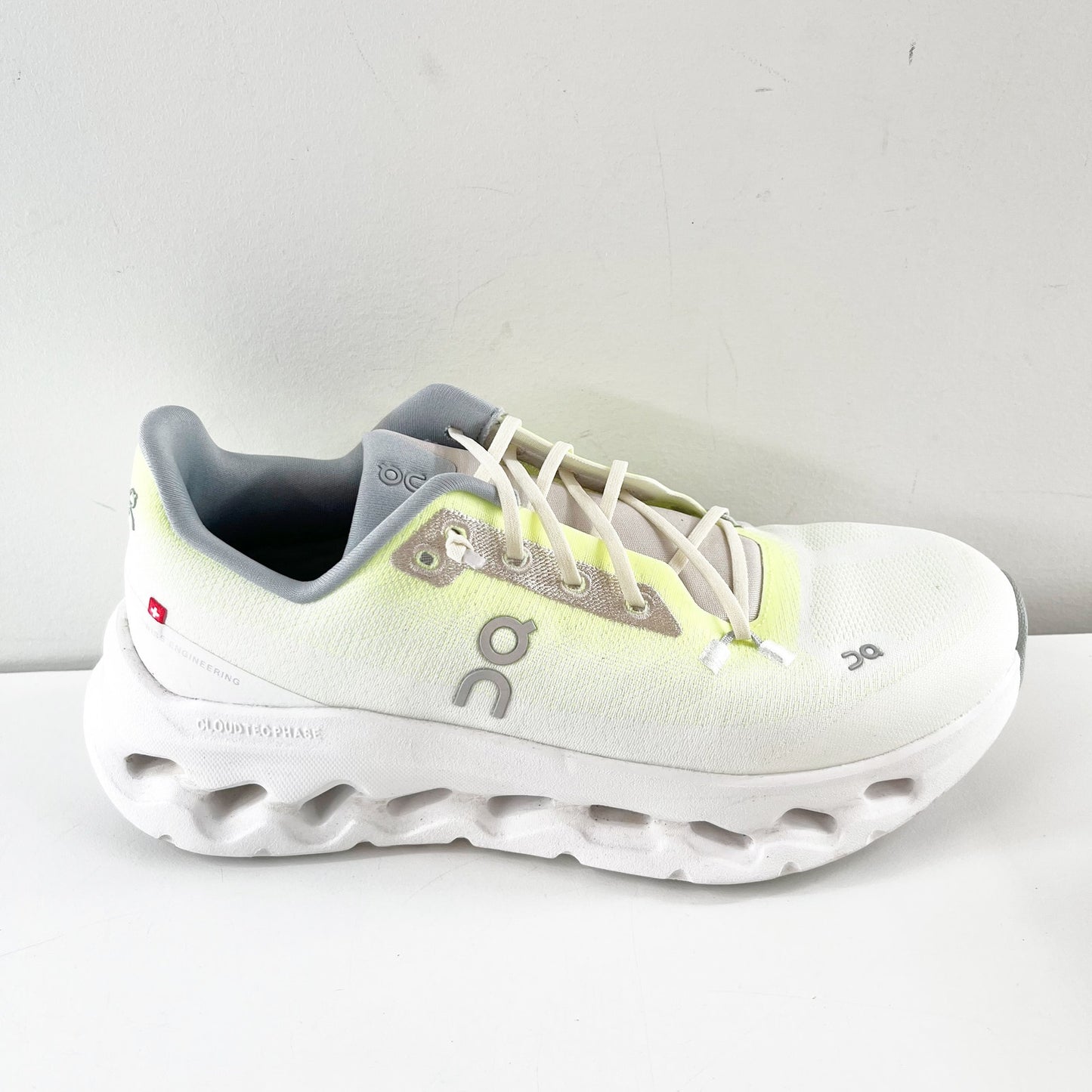 On Running Cloudtilt Comfort Shoes Sneakers White Neon Lime Green 8.5
