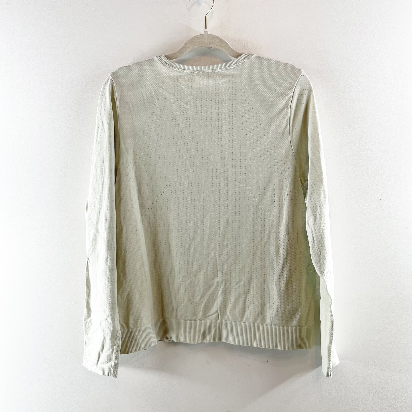 Athleta Momentum Seamless Long Sleeve  Activewear Top Light Green Medium