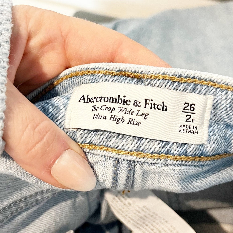 Abercrombie The Crop Wide Leg Ultra High Rise Raw Hem Light Wash Blue Jeans 2