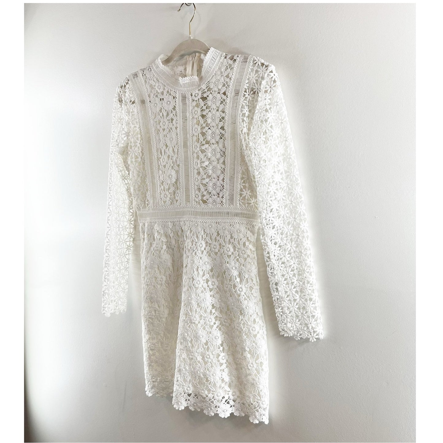 Chicwish Ladylike Floral Crochet Long Sleeve Shift Dress White Small