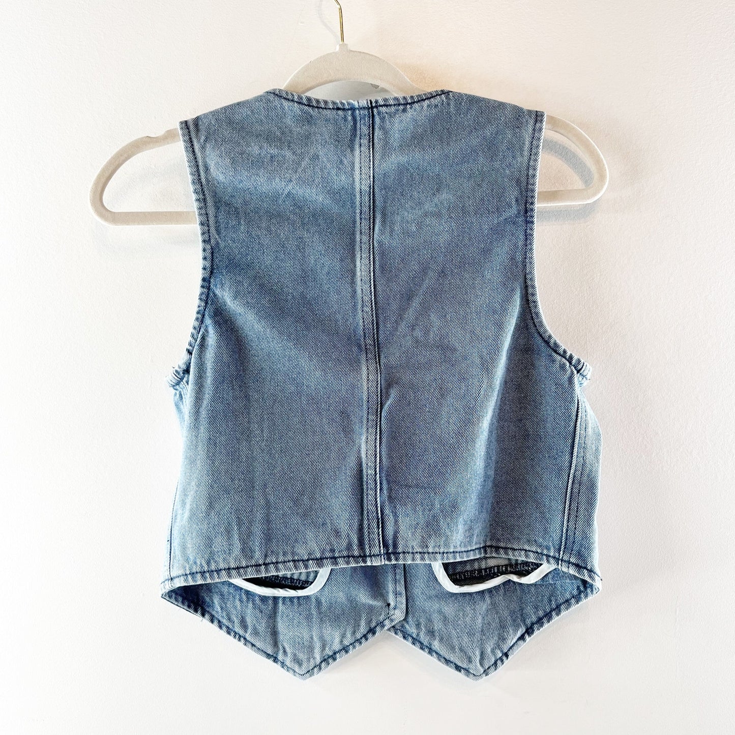 Vici Sweet Haze Cotton Blend V-Neck Medium Wash Denim Vest Blue Small