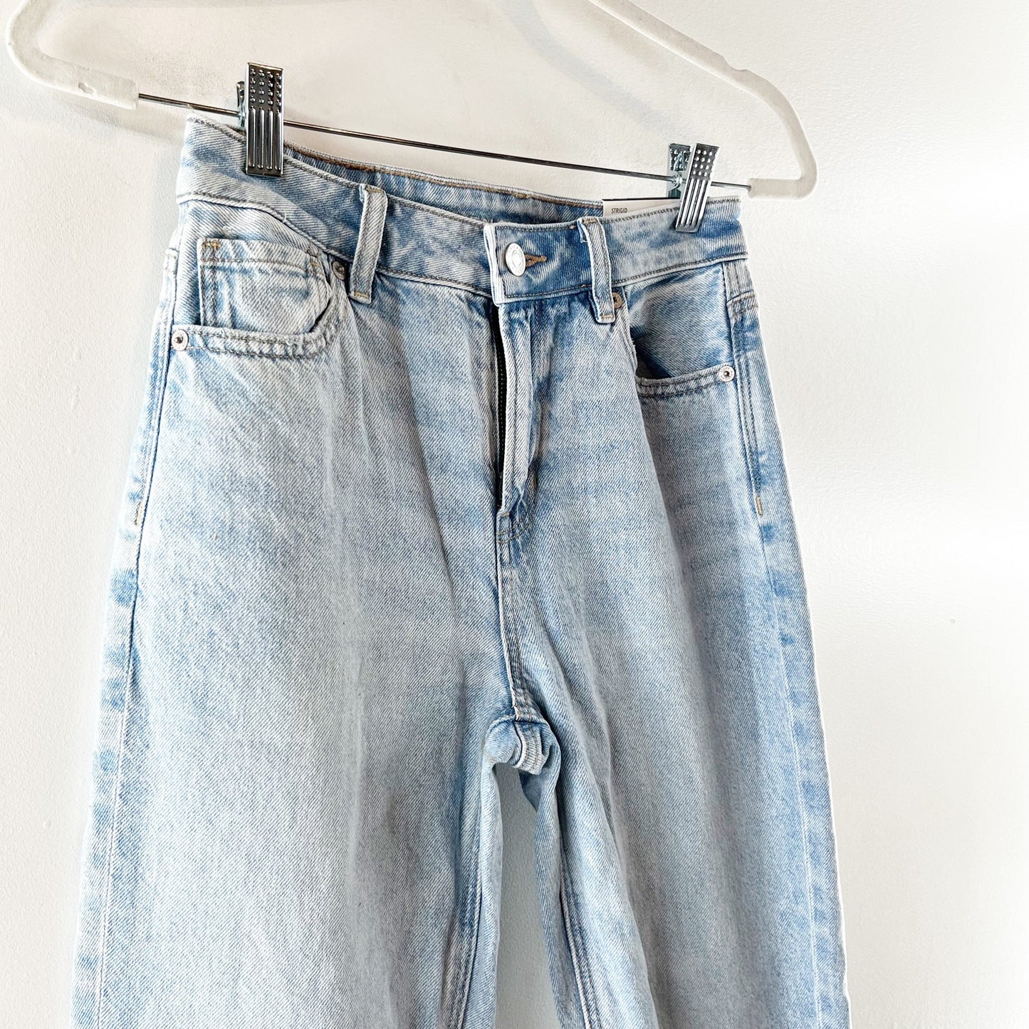American Eagle Outfitters Strigid High Rise Mom Jeans Blue Breeze US 0 / 25