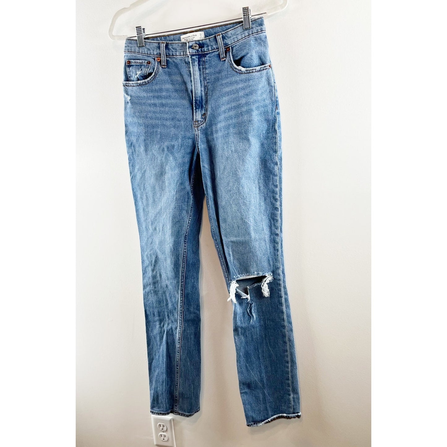 Abercrombie & Fitch 90's Ultra High Rise Distressed Slim Straight Jeans Blue 28